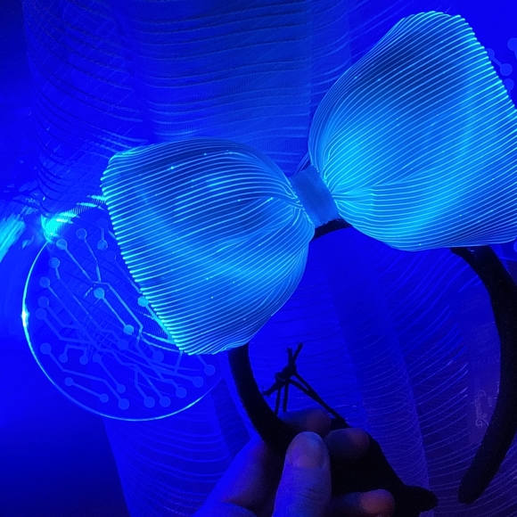 NEW Disney Parks Light-up Designer Karlie Kloss Ears Headband Limited Release LR - Picture 5 of 15